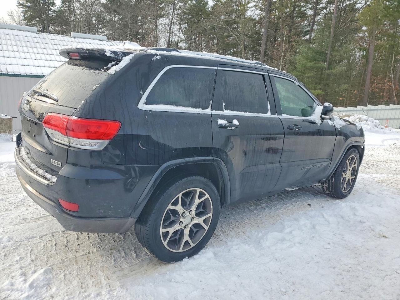 2018 JEEP GRAND CHEROKEE LIMITED photo 3