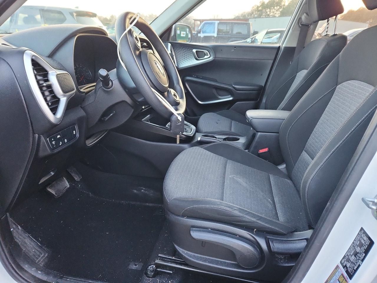 2020 KIA SOUL LX photo 7