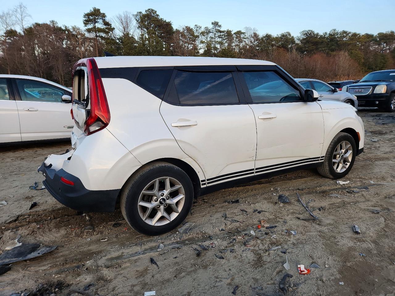 2020 KIA SOUL LX photo 3