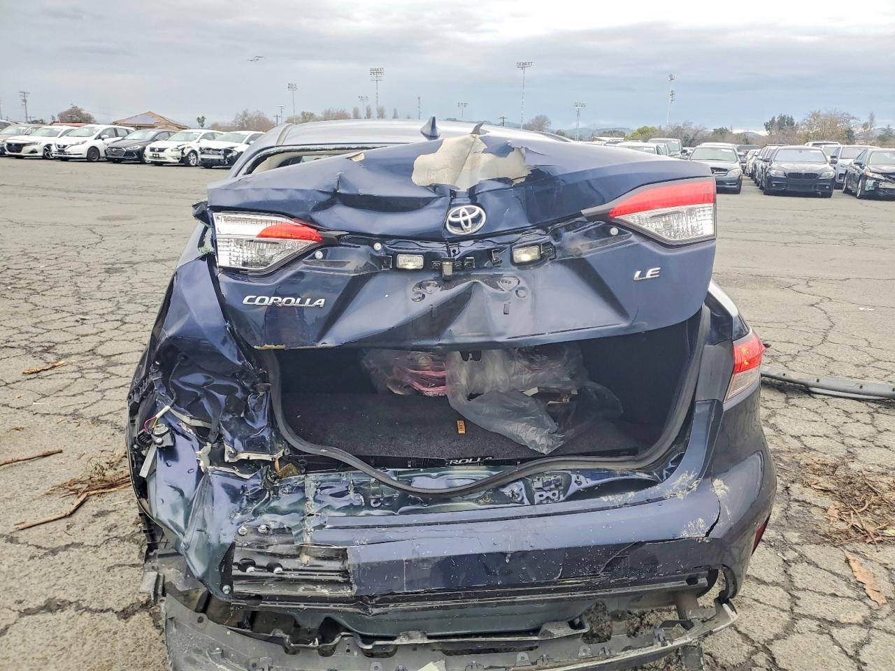 2021 TOYOTA COROLLA LE photo 6