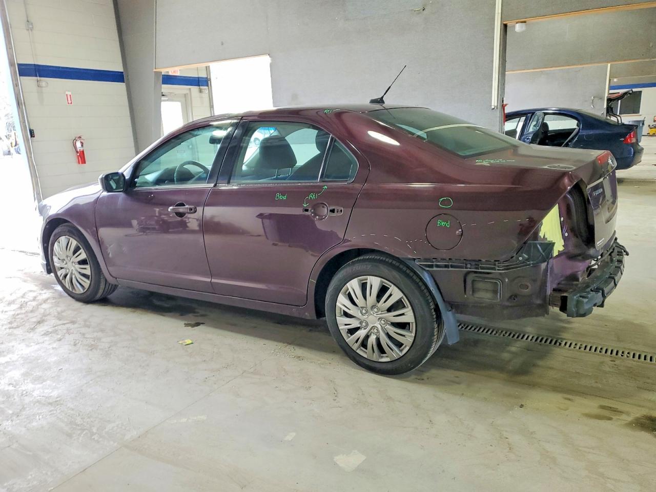 2011 FORD FUSION SE photo 2