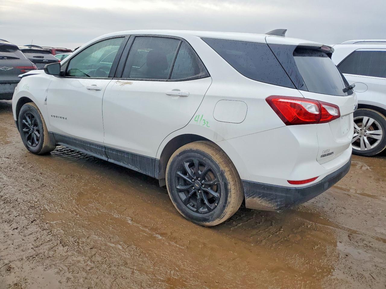 2019 CHEVROLET EQUINOX LS photo 2
