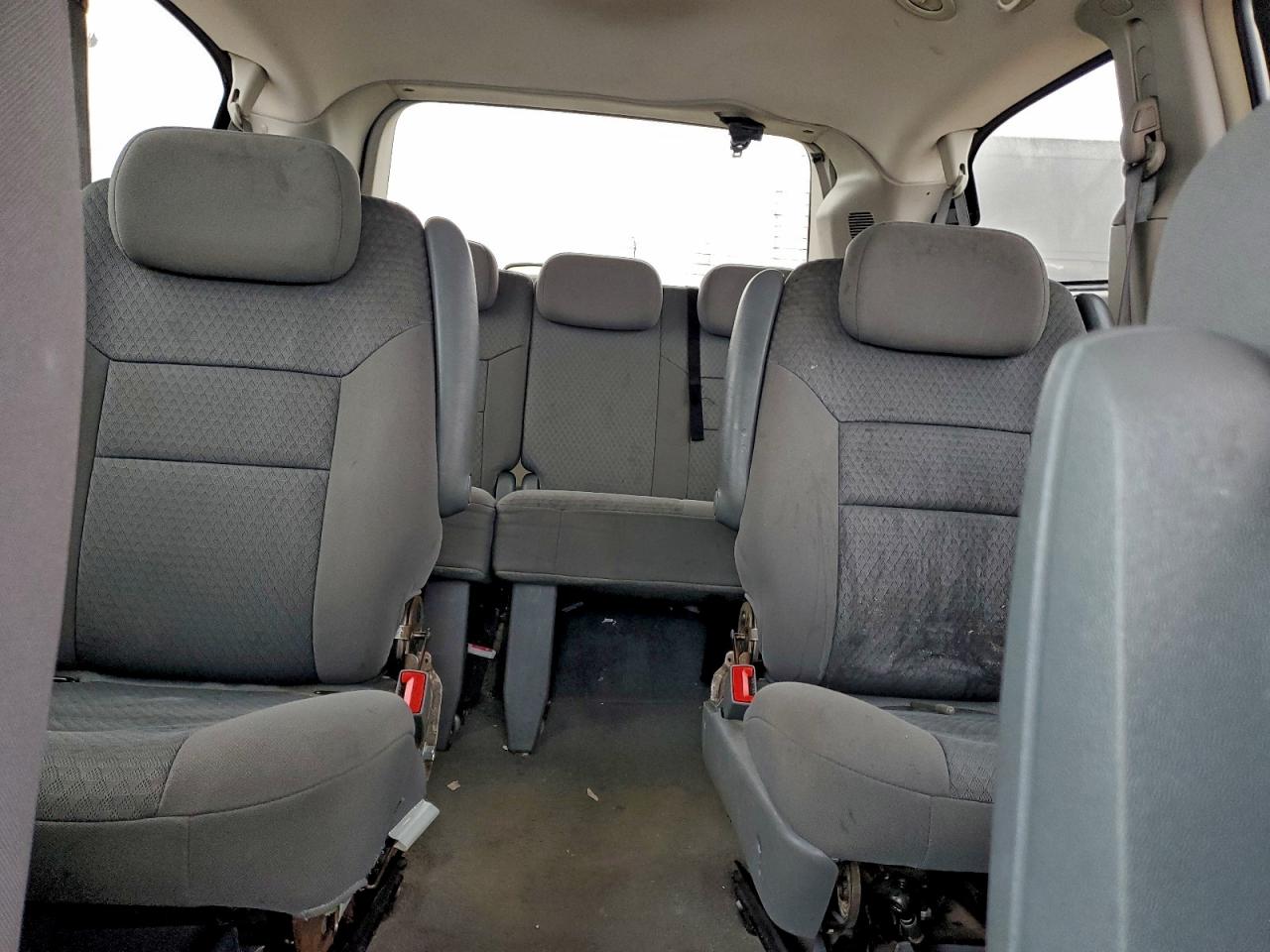2010 CHRYSLER TOWN & COUNTRY TOURING photo 10