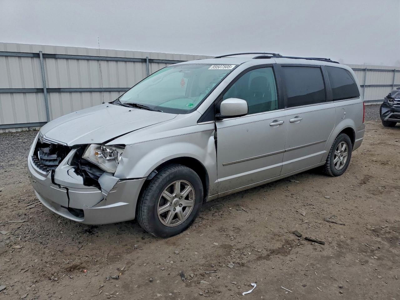 2010 CHRYSLER TOWN & COUNTRY