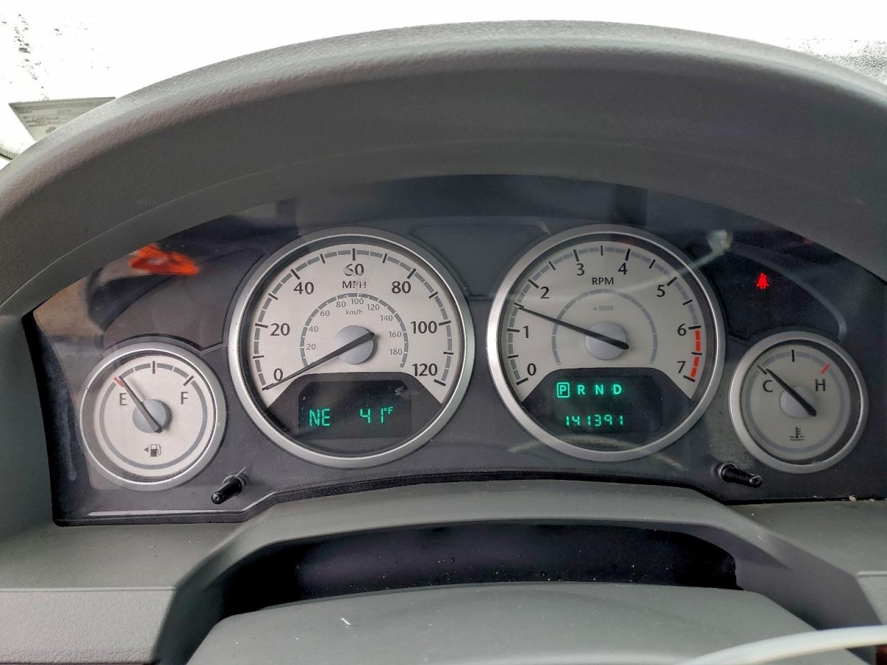 2010 CHRYSLER TOWN & COUNTRY TOURING photo 9
