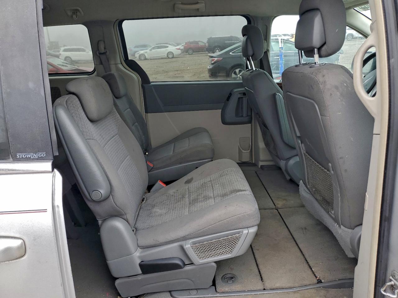 2010 CHRYSLER TOWN & COUNTRY TOURING photo 11