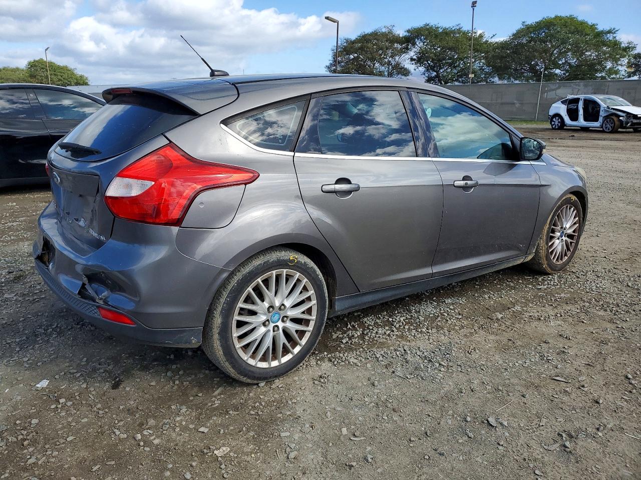 2013 FORD FOCUS TITANIUM photo 3