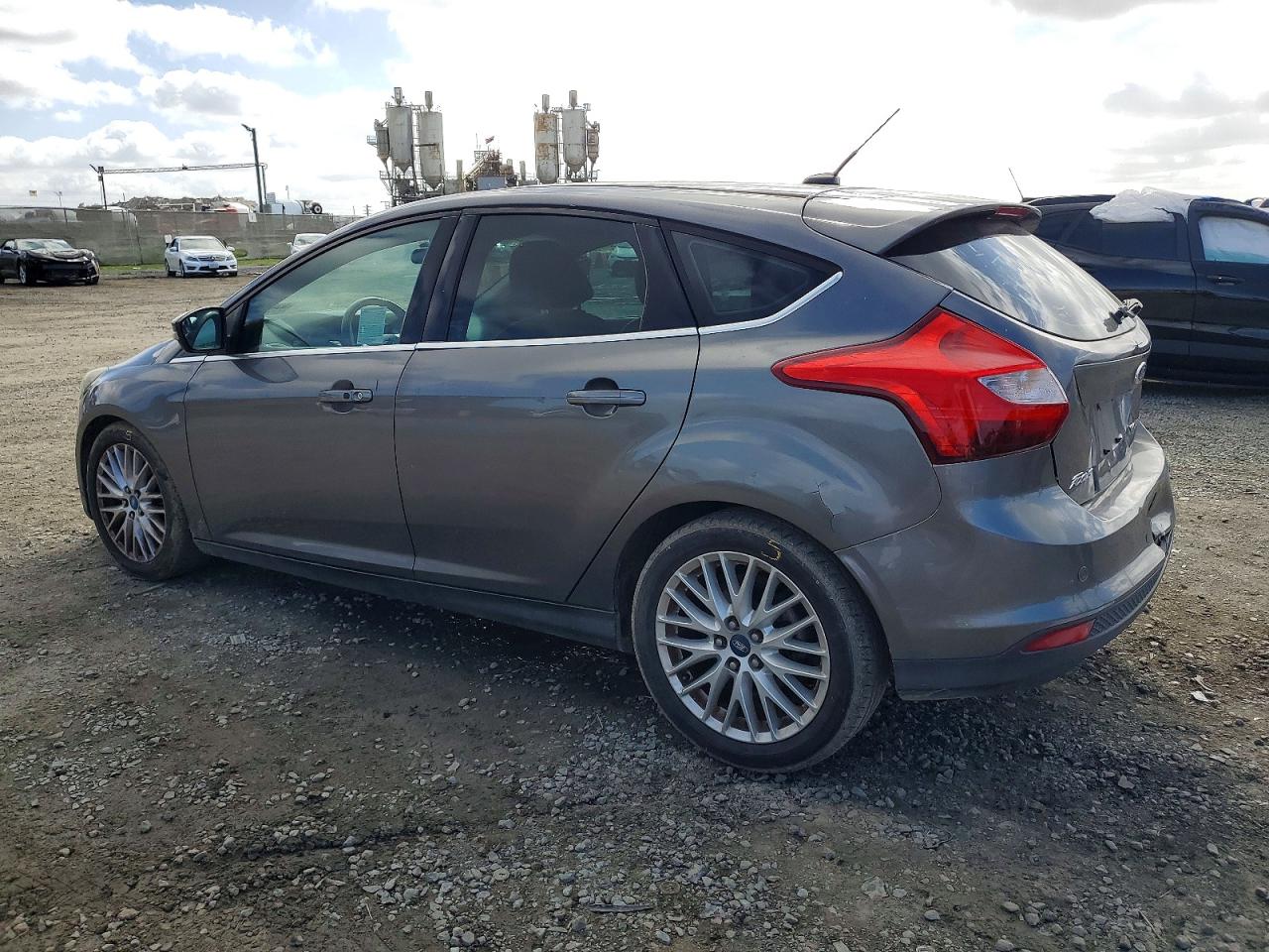 2013 FORD FOCUS TITANIUM photo 2