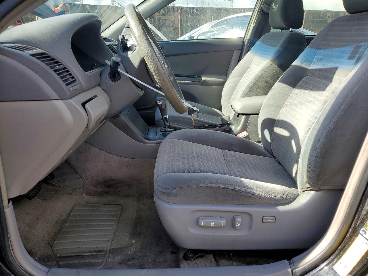 2005 TOYOTA CAMRY LE photo 7
