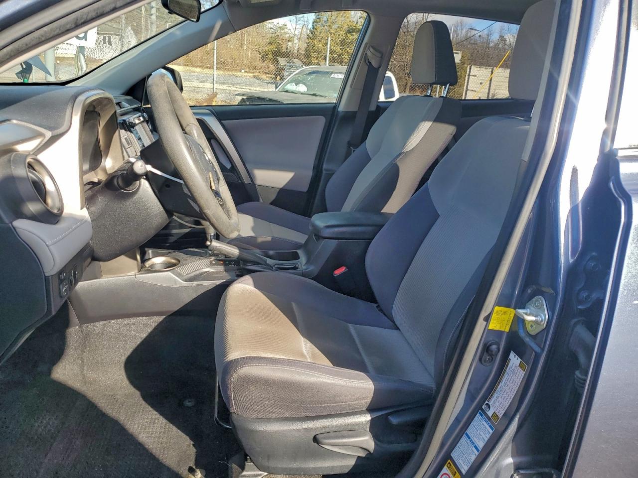 2014 TOYOTA RAV4 XLE photo 7