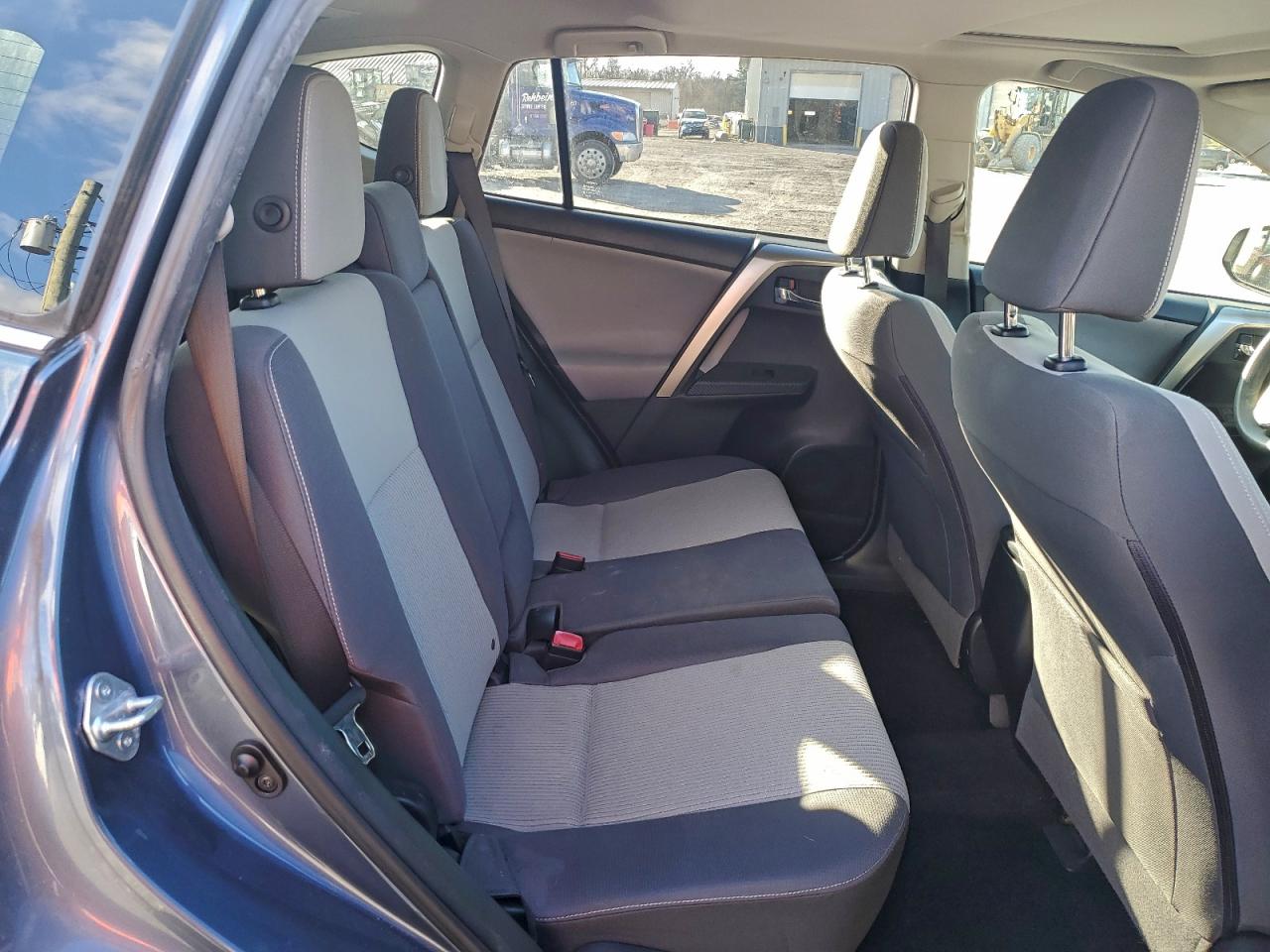 2014 TOYOTA RAV4 XLE photo 11