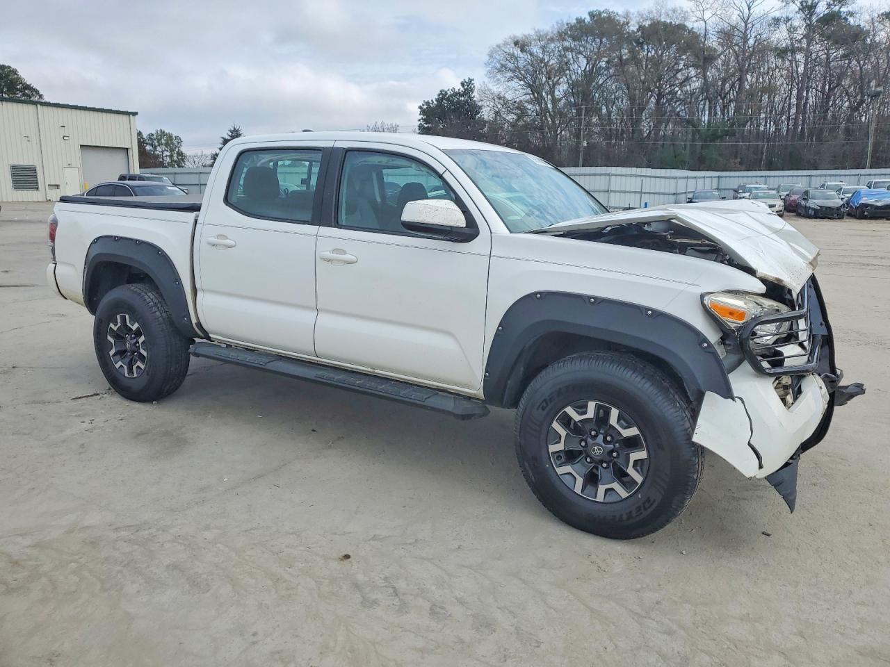 2017 TOYOTA TACOMA DOUBLE CAB photo 4