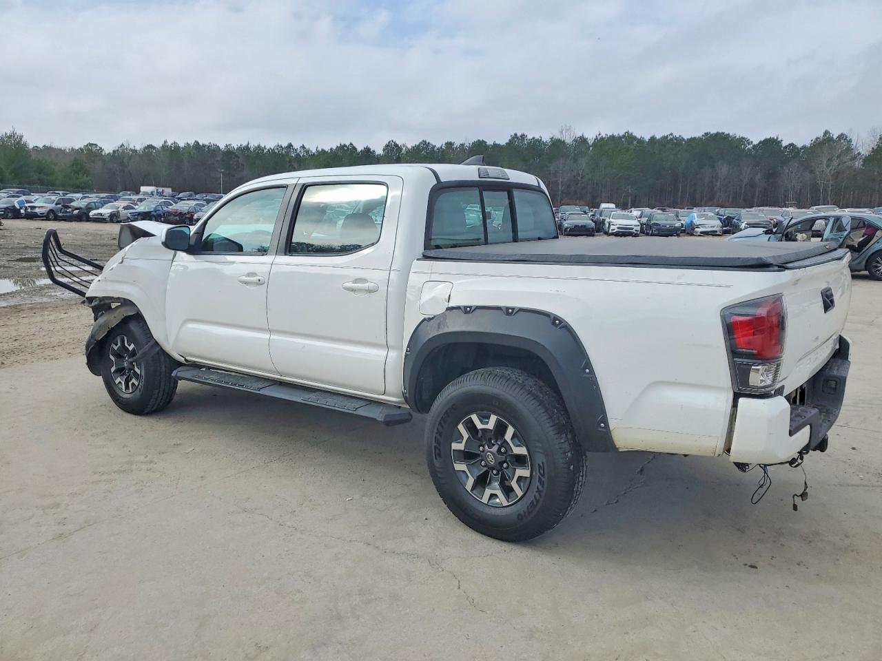 2017 TOYOTA TACOMA DOUBLE CAB photo 2