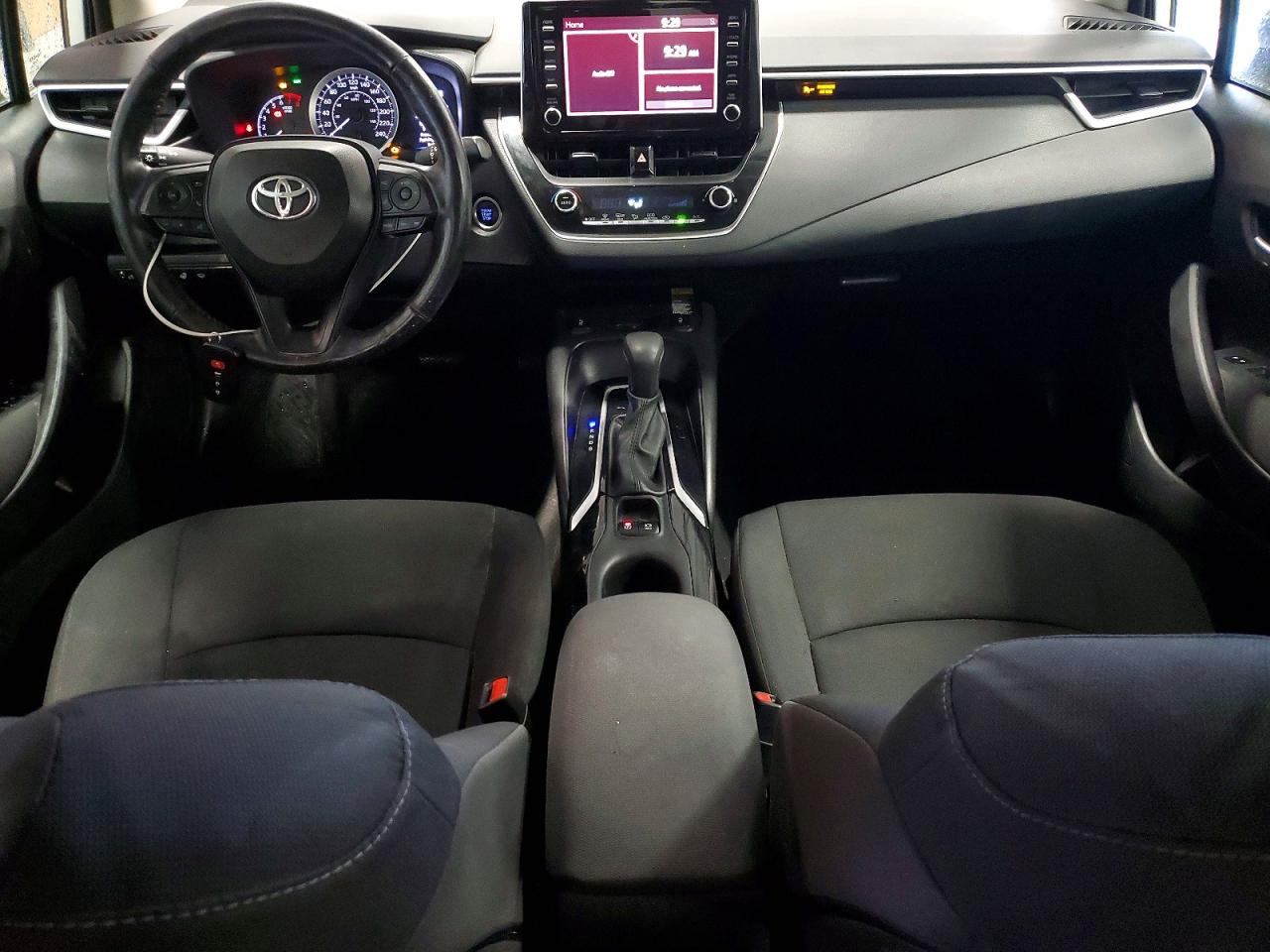 2020 TOYOTA COROLLA LE photo 8