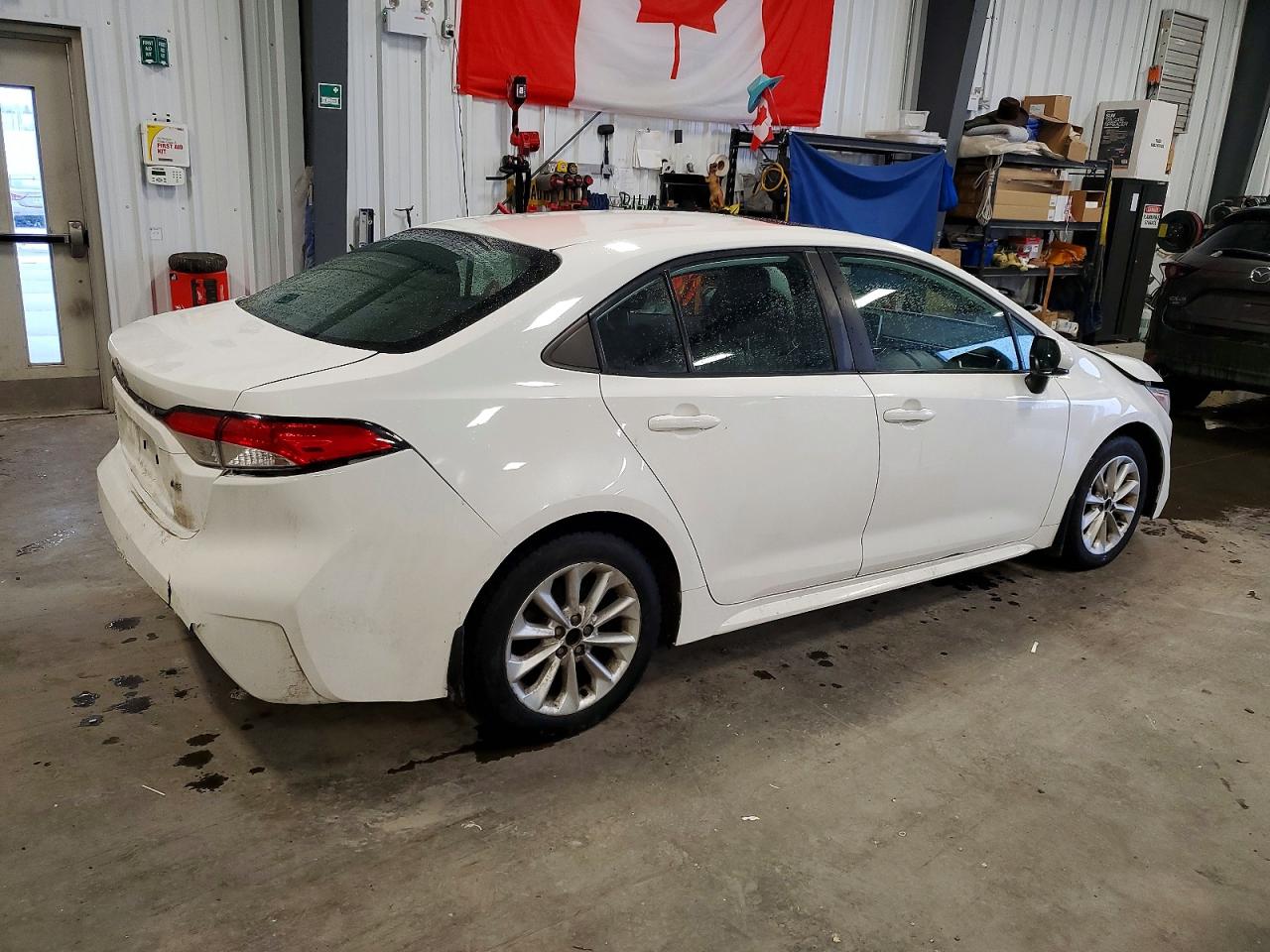 2020 TOYOTA COROLLA LE photo 3