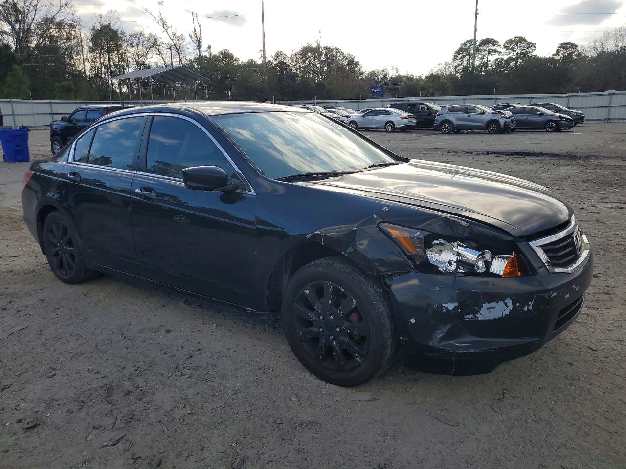 2010 HONDA ACCORD LX photo 4
