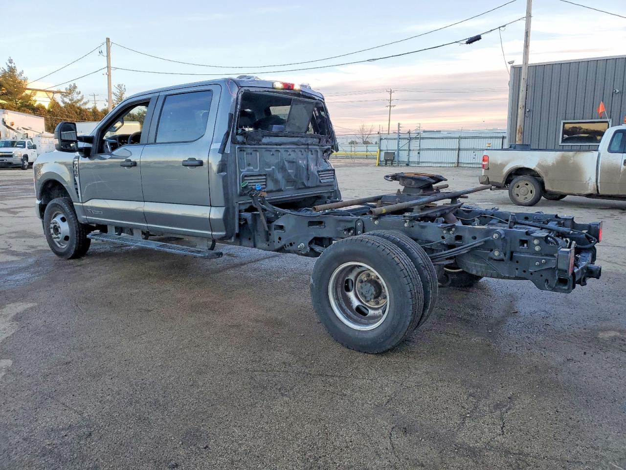 2024 FORD F350 SUPER DUTY photo 2