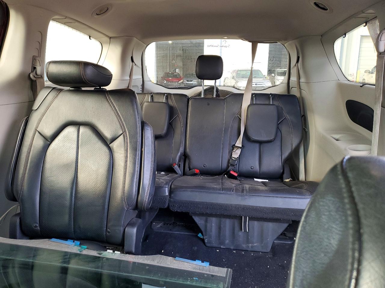 2019 CHRYSLER PACIFICA TOURING L photo 19