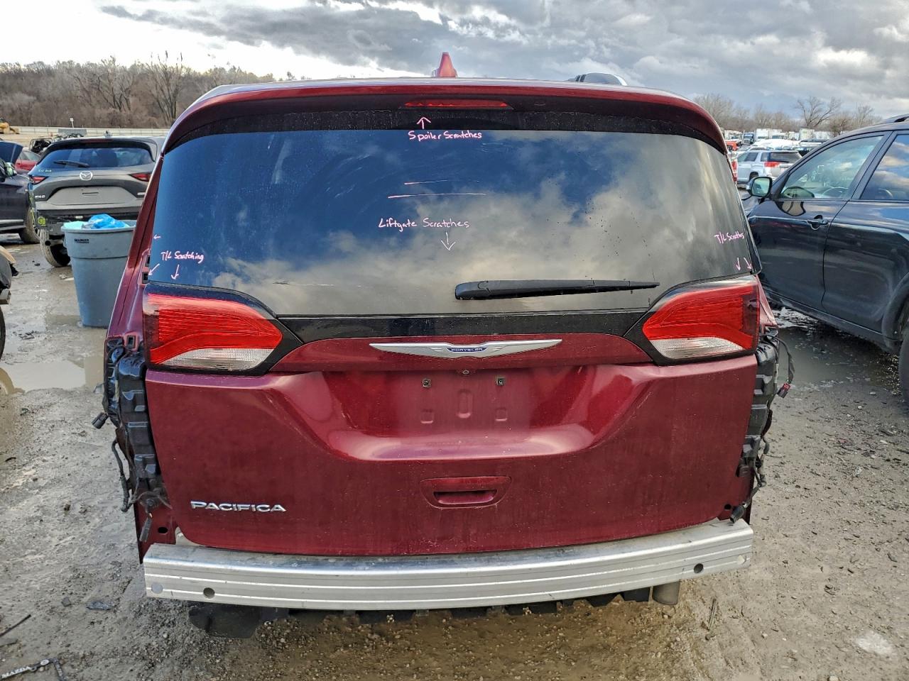 2019 CHRYSLER PACIFICA TOURING L photo 11