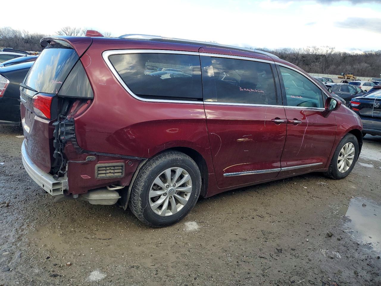 2019 CHRYSLER PACIFICA TOURING L photo 5