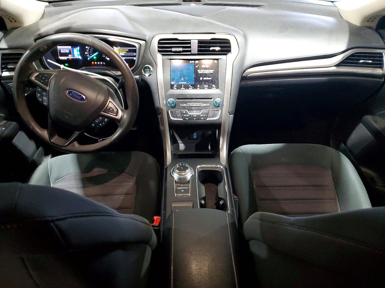2017 FORD FUSION SE photo 8