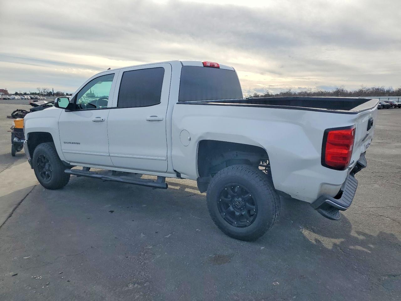 2017 CHEVROLET SILVERADO C1500 LT photo 3