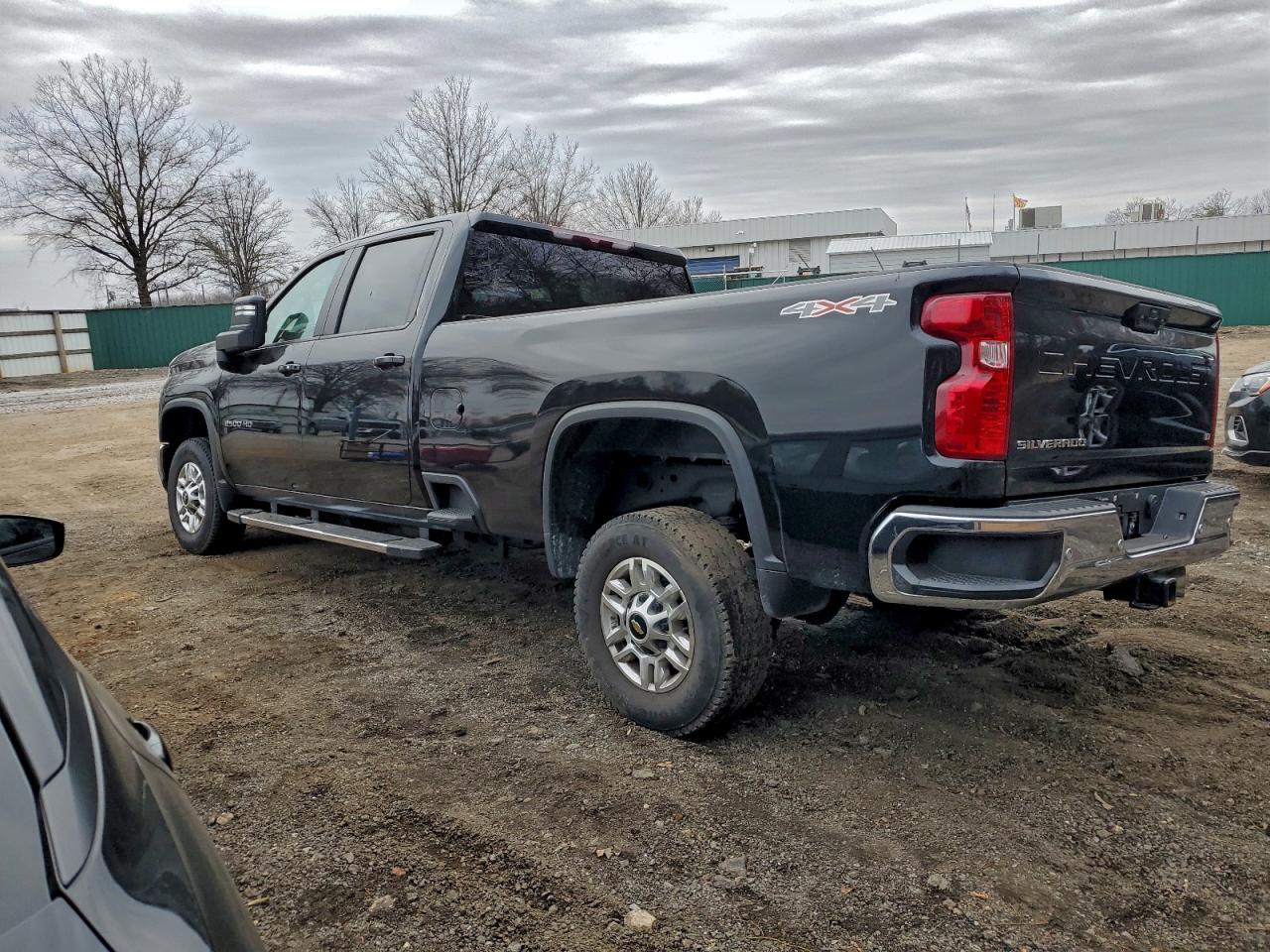 2025 CHEVROLET SILVERADO K2500 HEAVY DUTY LT photo 4