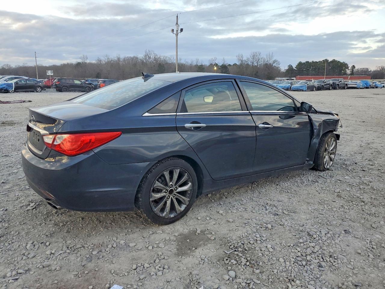 2011 HYUNDAI SONATA SE photo 3