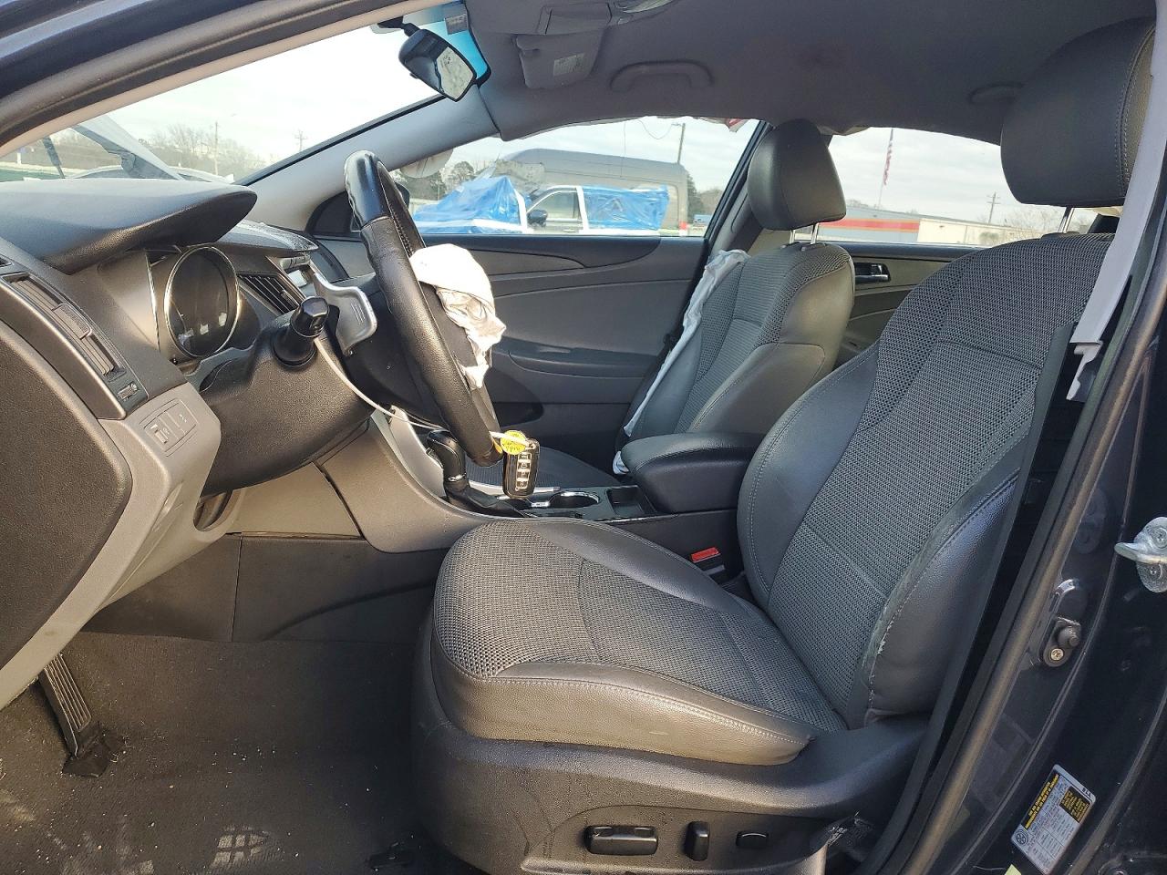 2011 HYUNDAI SONATA SE photo 7