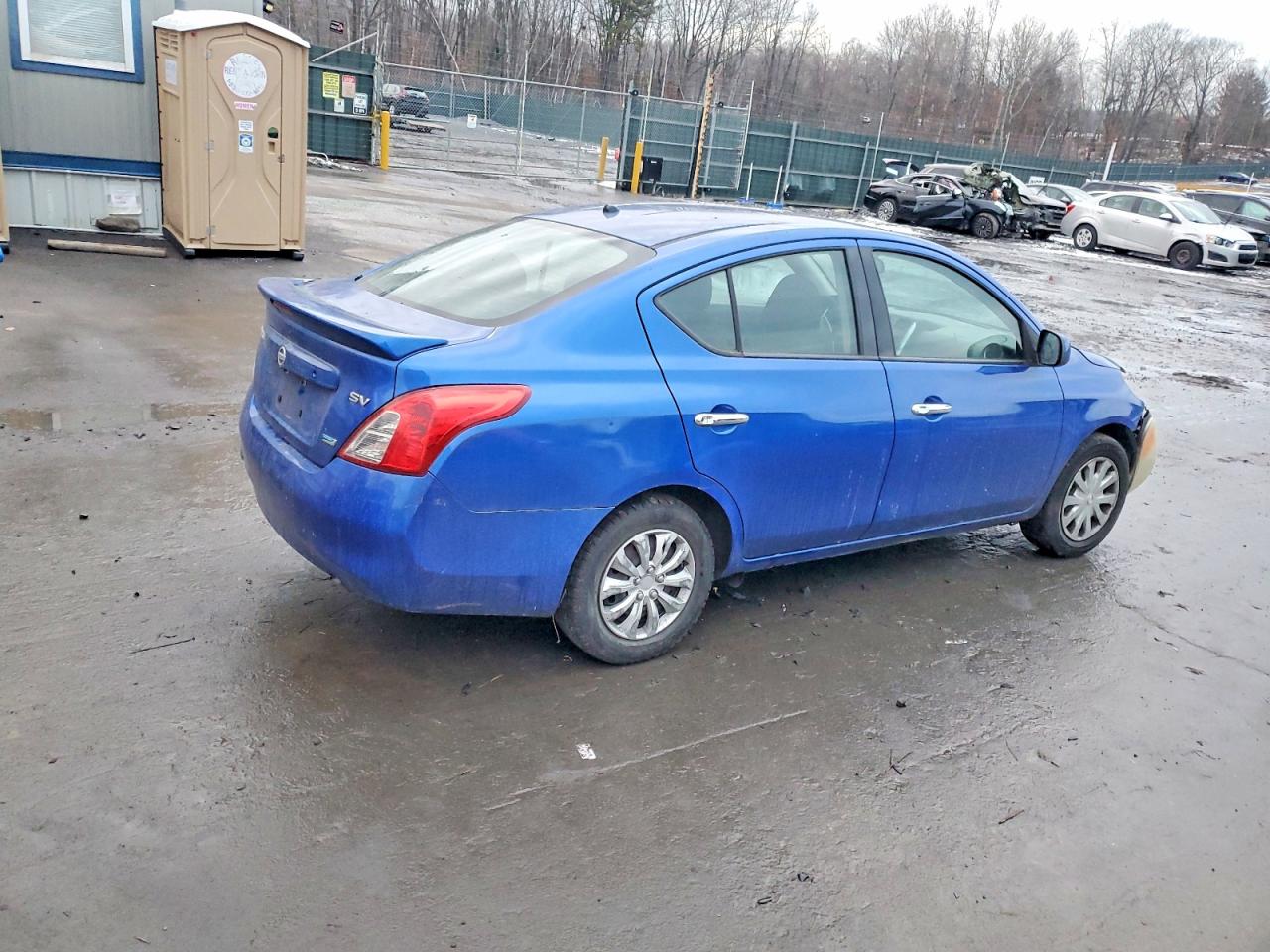 2014 NISSAN VERSA S photo 3