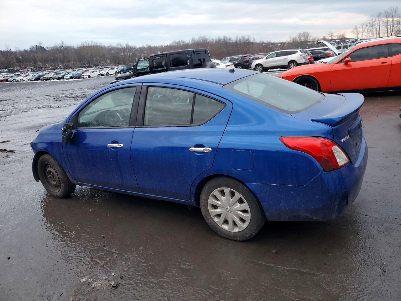 2014 NISSAN VERSA S photo 2