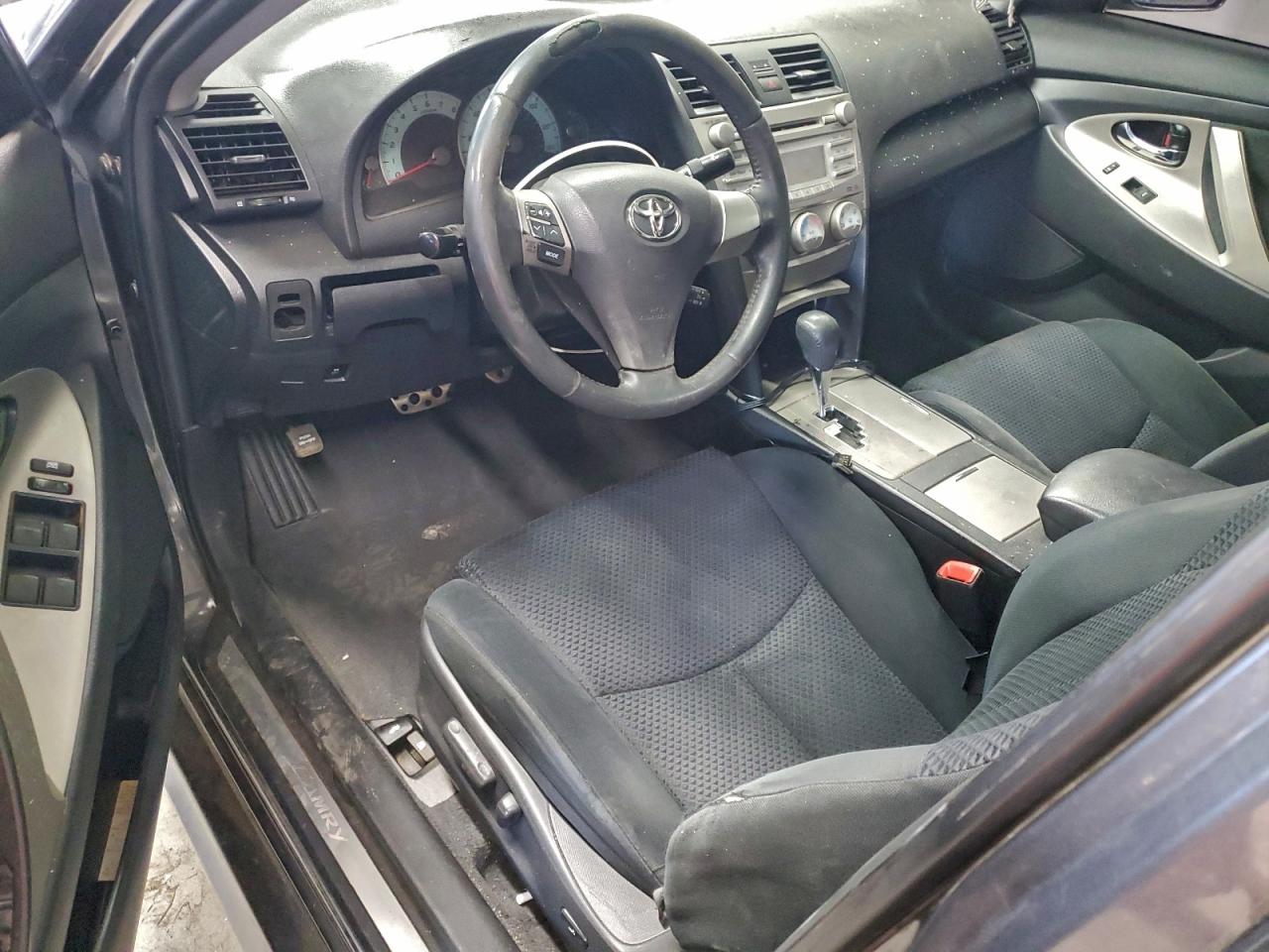 2010 TOYOTA CAMRY BASE photo 8