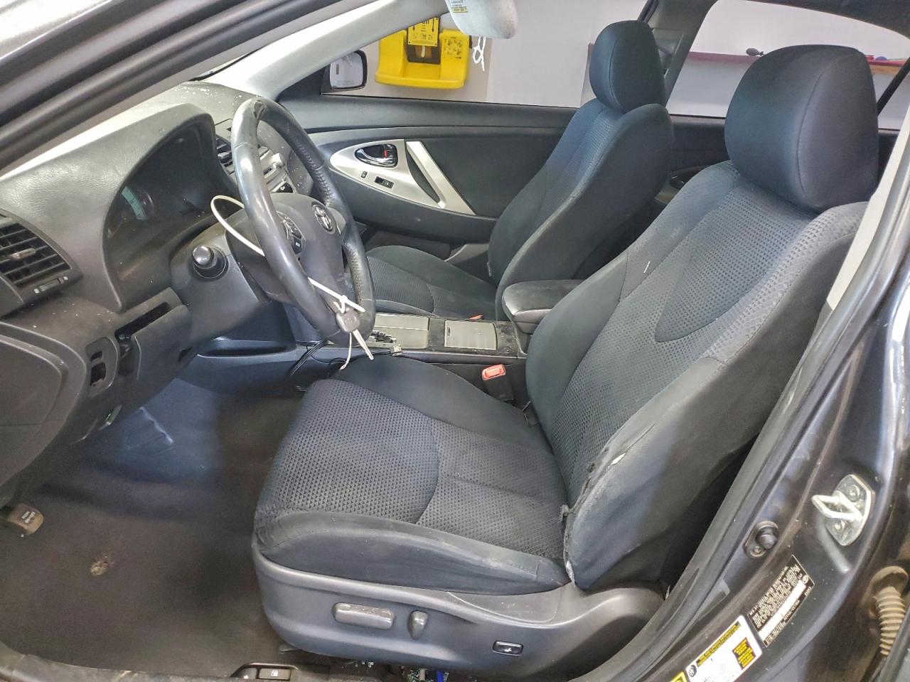 2010 TOYOTA CAMRY BASE photo 7