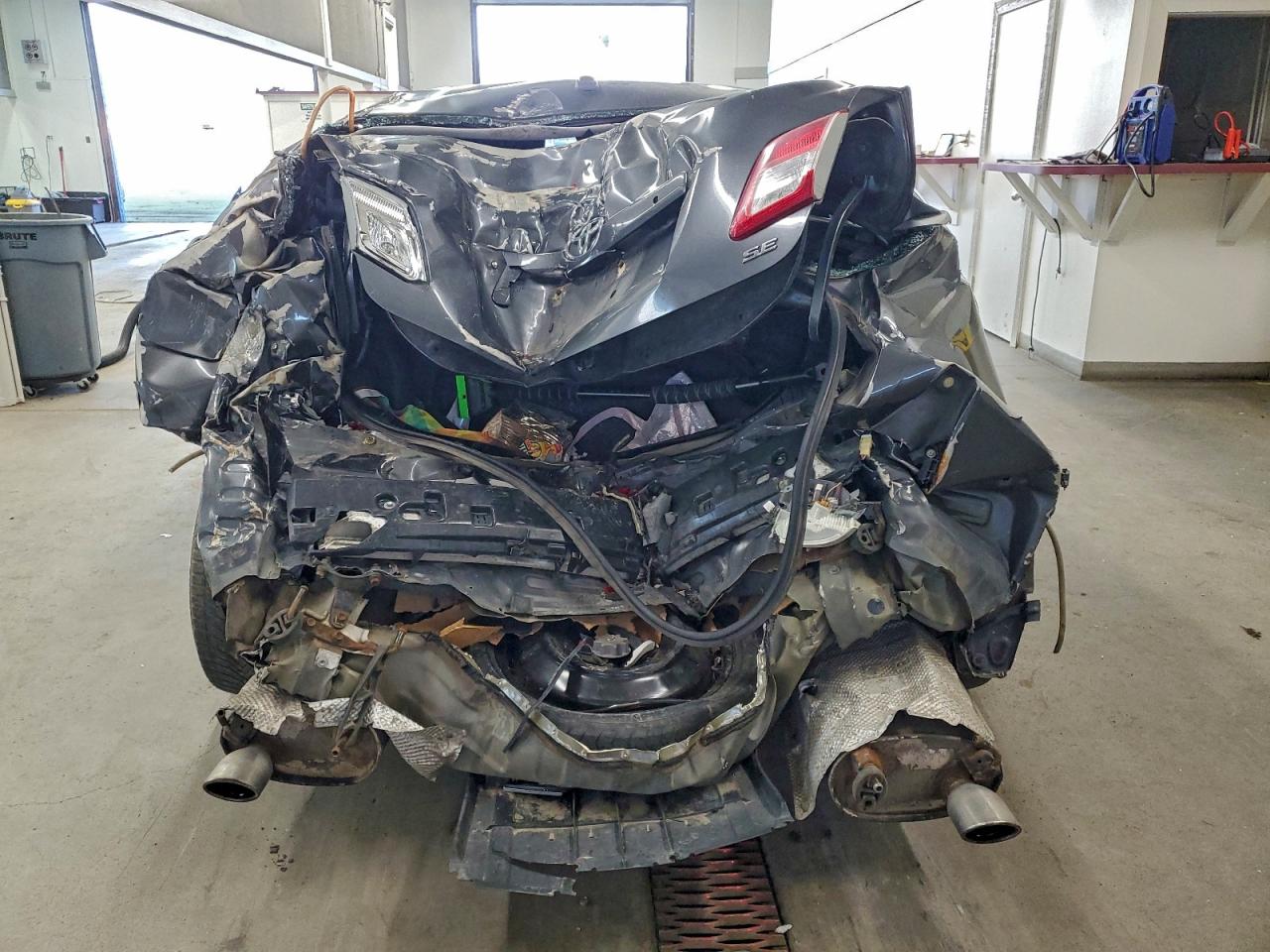 2010 TOYOTA CAMRY BASE photo 6