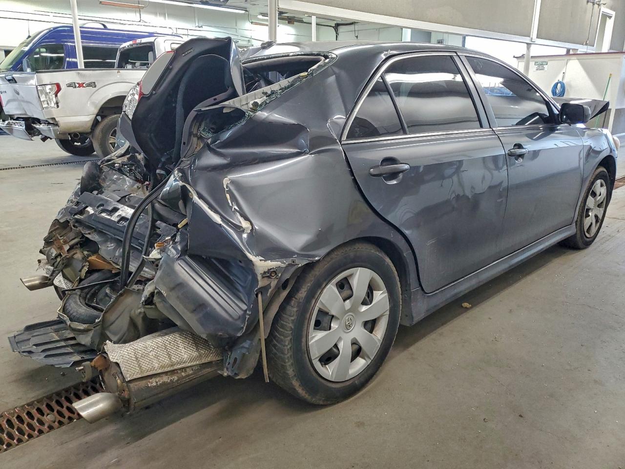 2010 TOYOTA CAMRY BASE photo 3