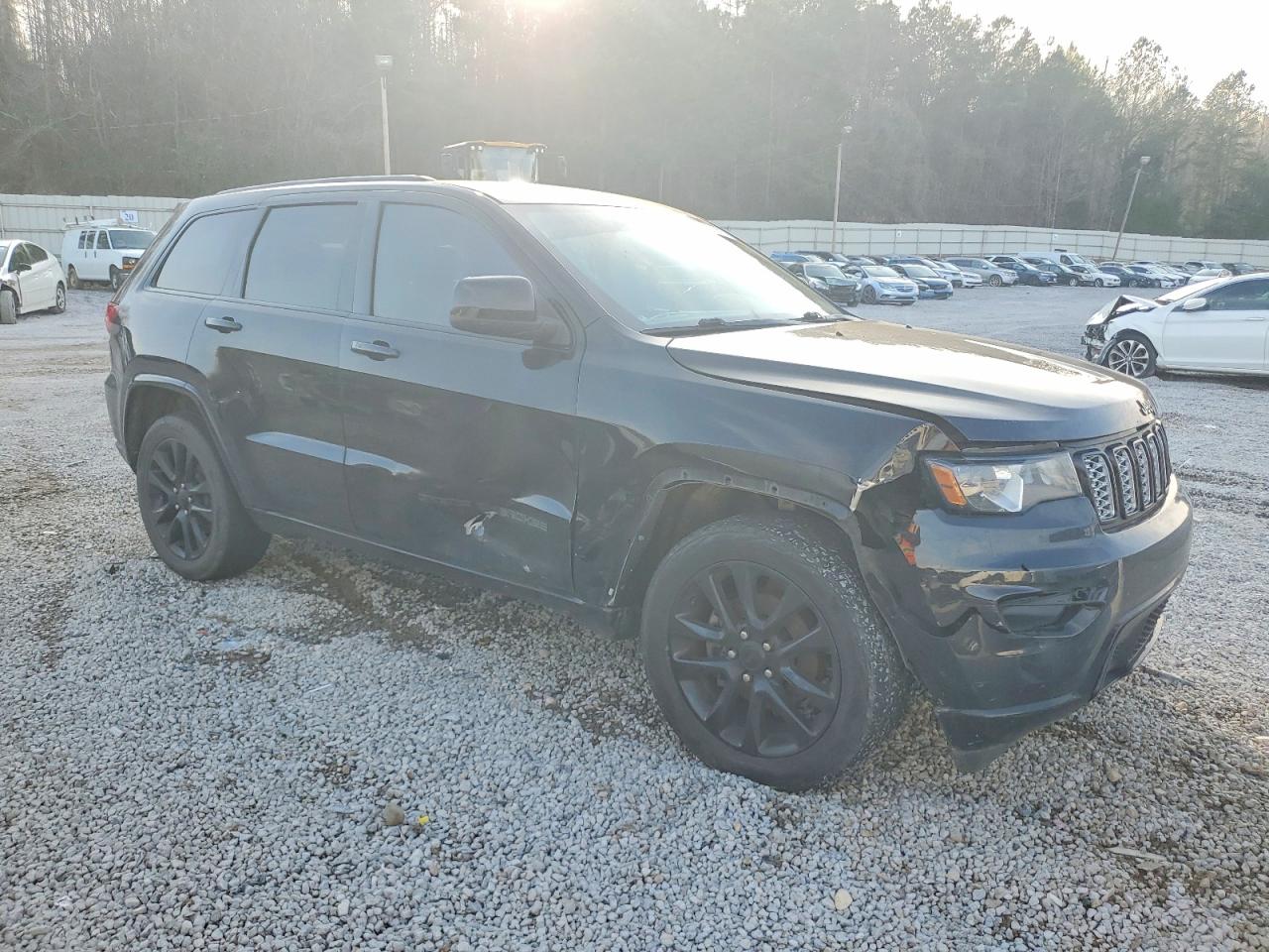 2018 JEEP GRAND CHEROKEE LAREDO photo 4