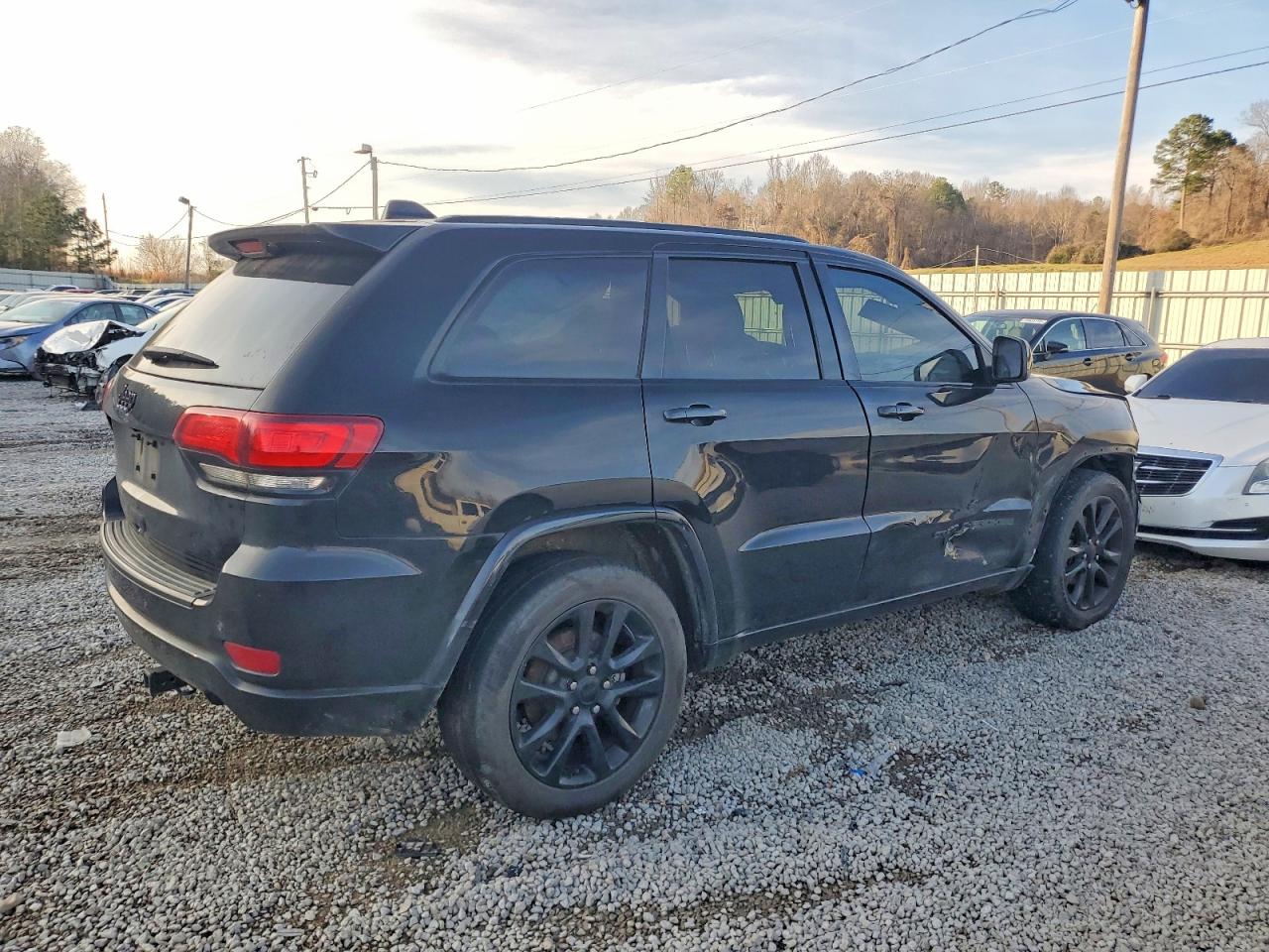 2018 JEEP GRAND CHEROKEE LAREDO photo 3