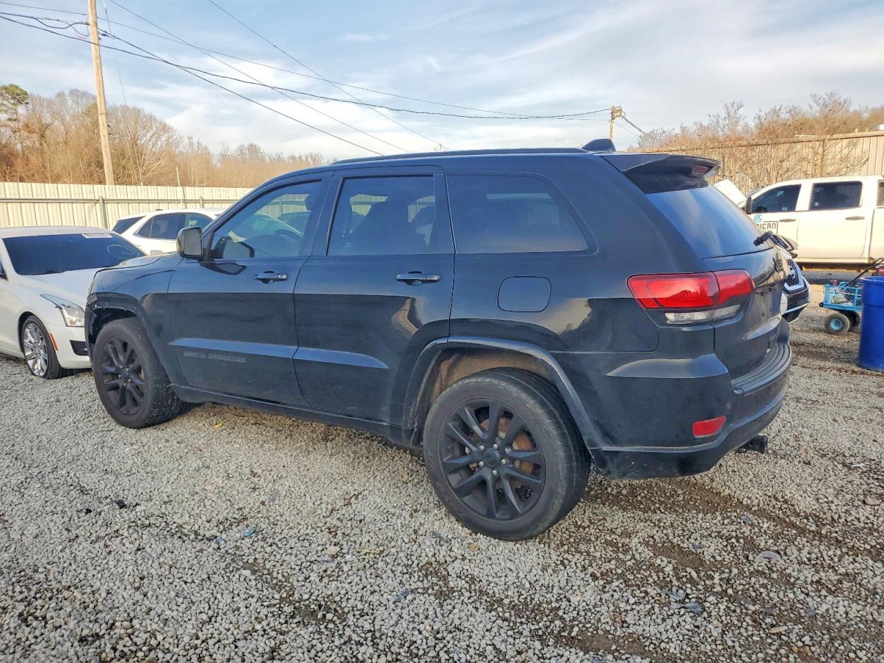 2018 JEEP GRAND CHEROKEE LAREDO photo 2