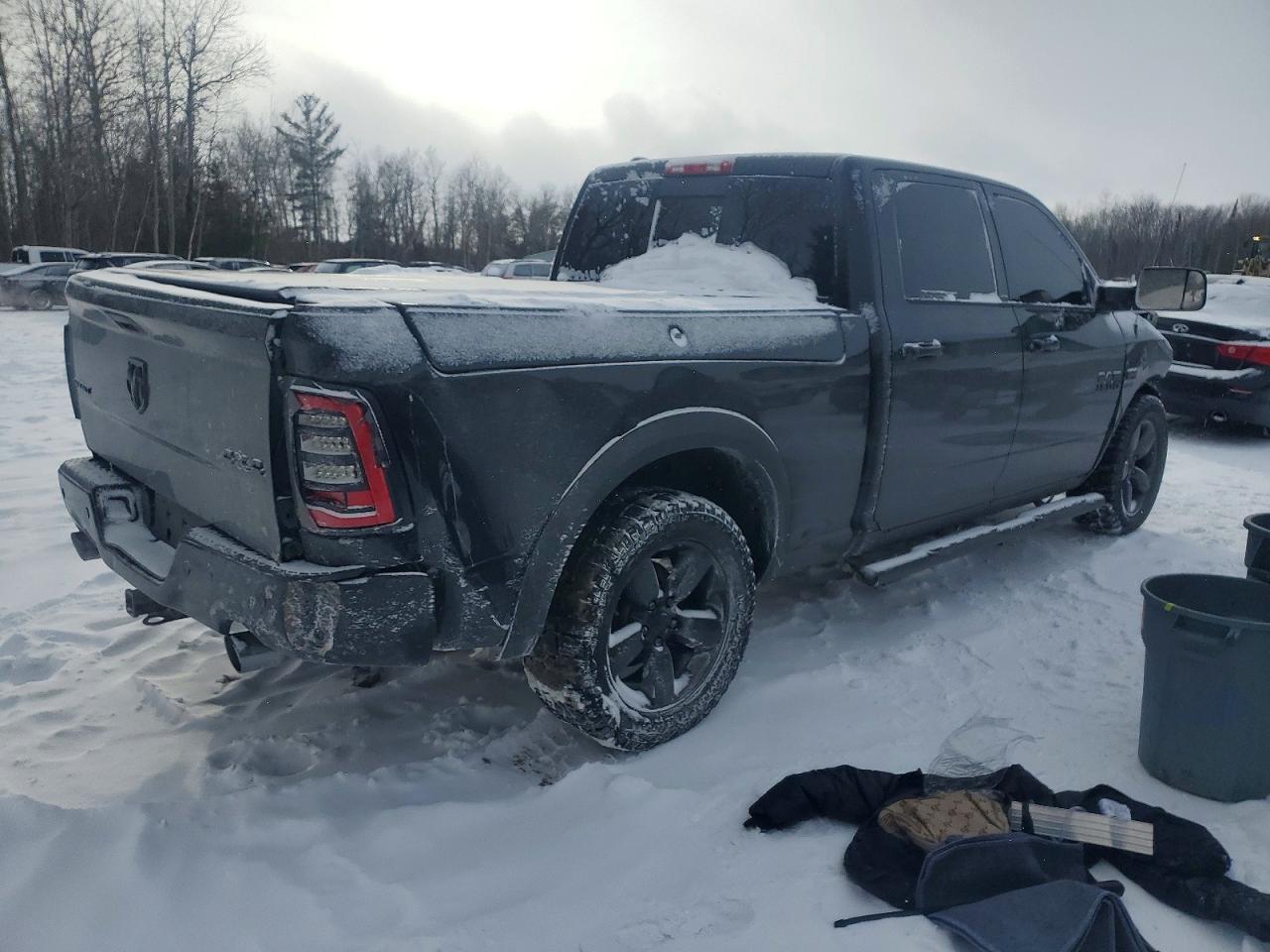2014 RAM 1500 SPORT photo 3