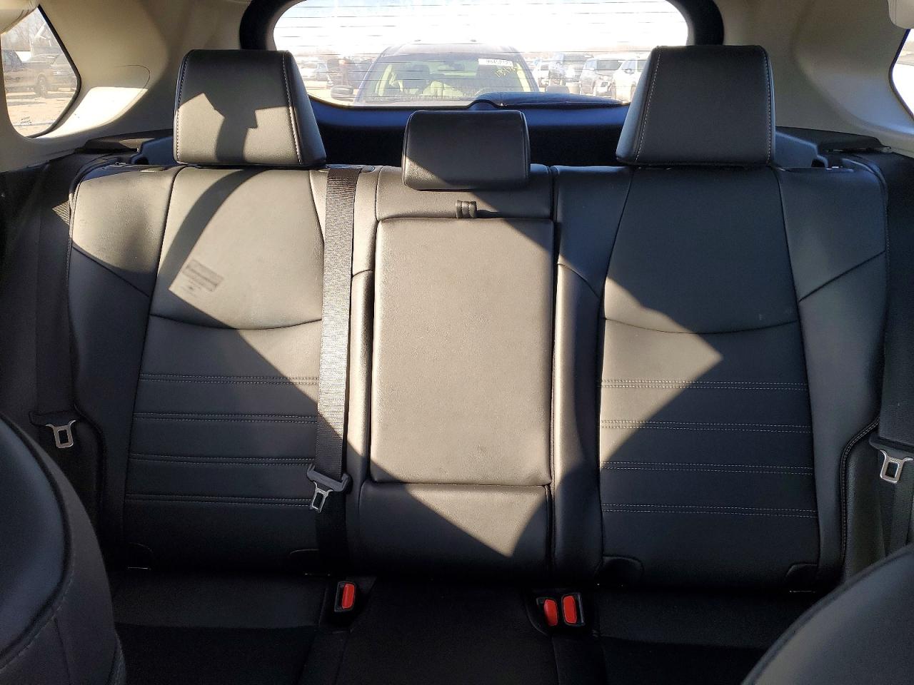 2024 TOYOTA RAV4 XLE PREMIUM photo 19