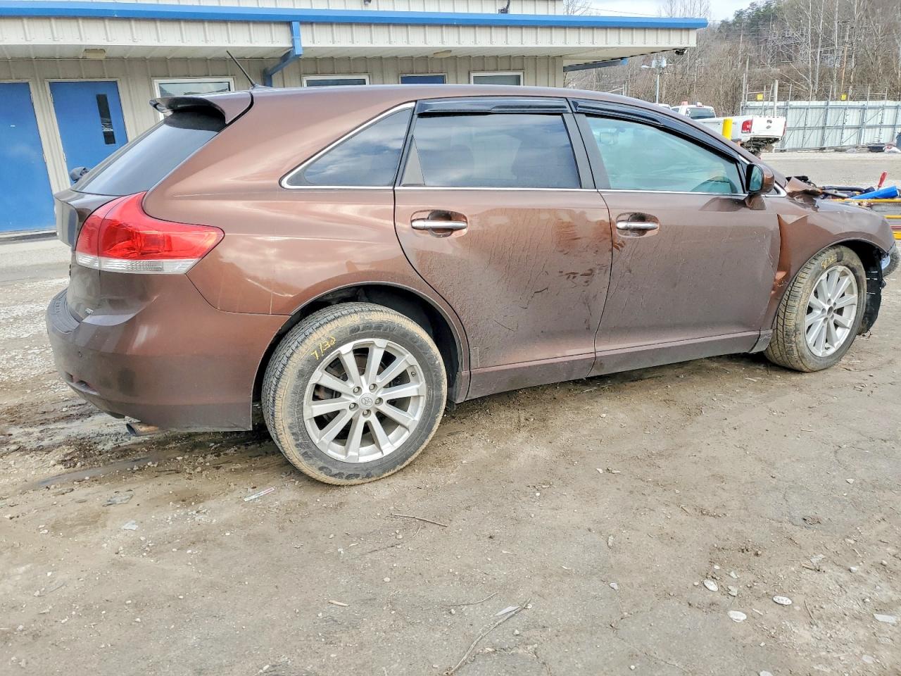 2009 TOYOTA VENZA photo 3