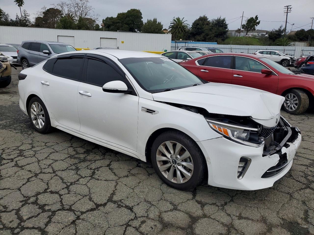 2018 KIA OPTIMA LX photo 4