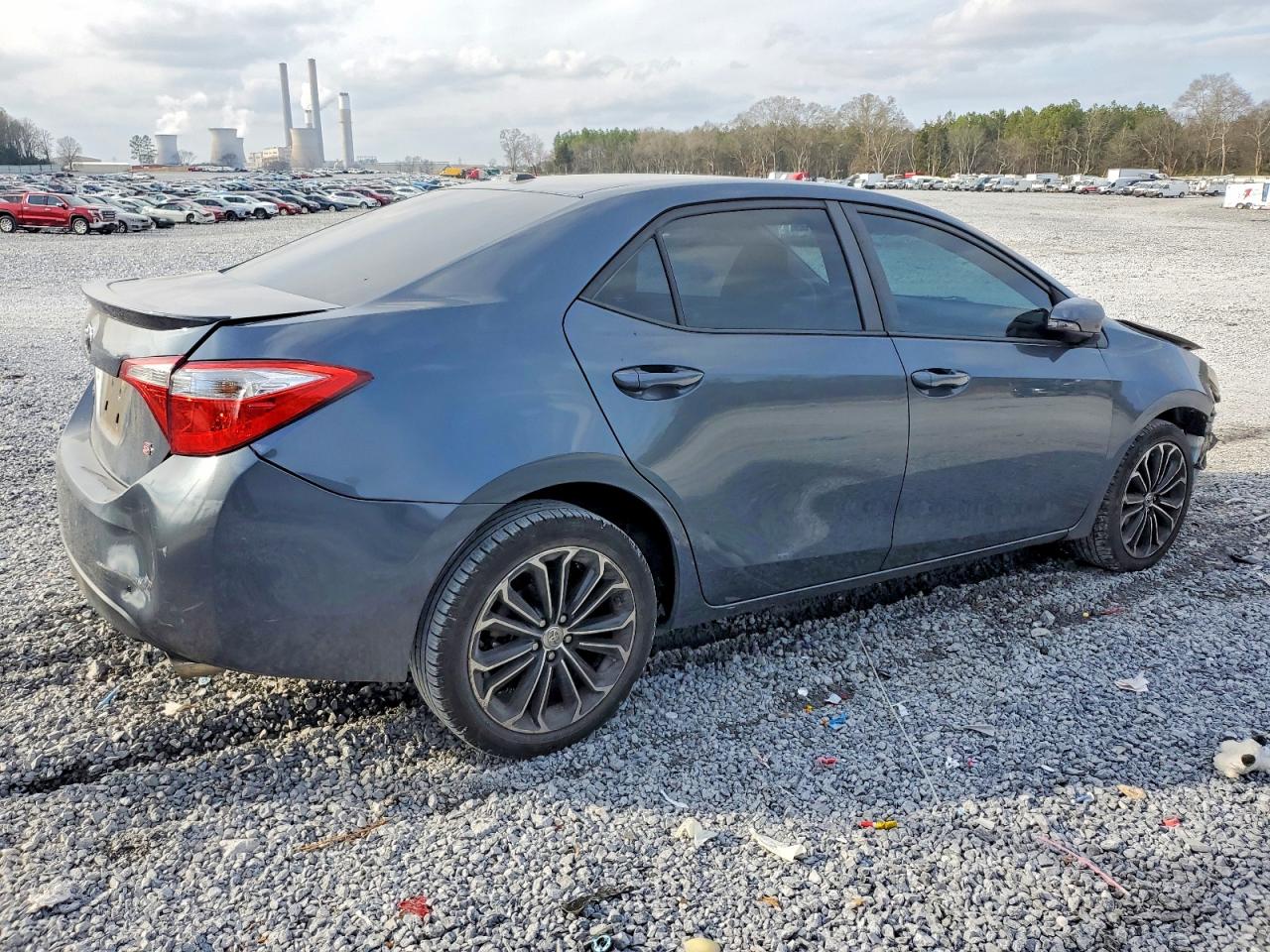 2014 TOYOTA COROLLA photo 3