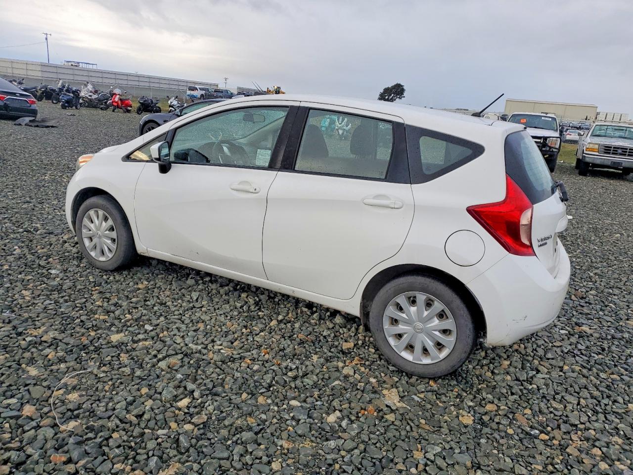 2016 NISSAN VERSA NOTE S photo 2
