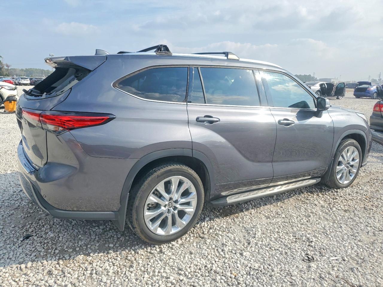 2021 TOYOTA HIGHLANDER LIMITED photo 3