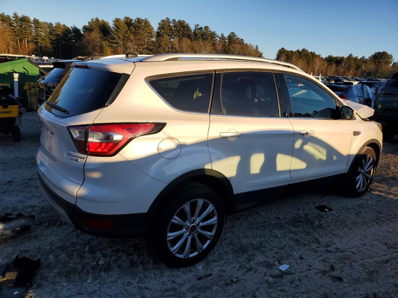 2017 FORD ESCAPE TITANIUM photo 3