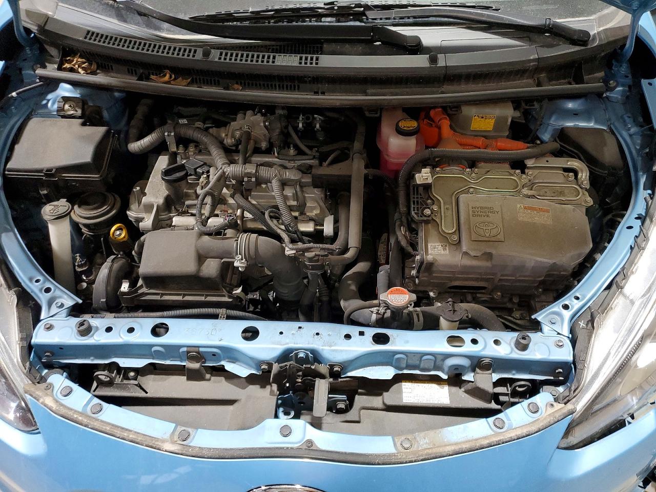 2016 TOYOTA PRIUS C photo 11