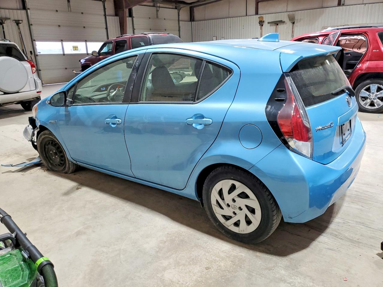 2016 TOYOTA PRIUS C photo 2