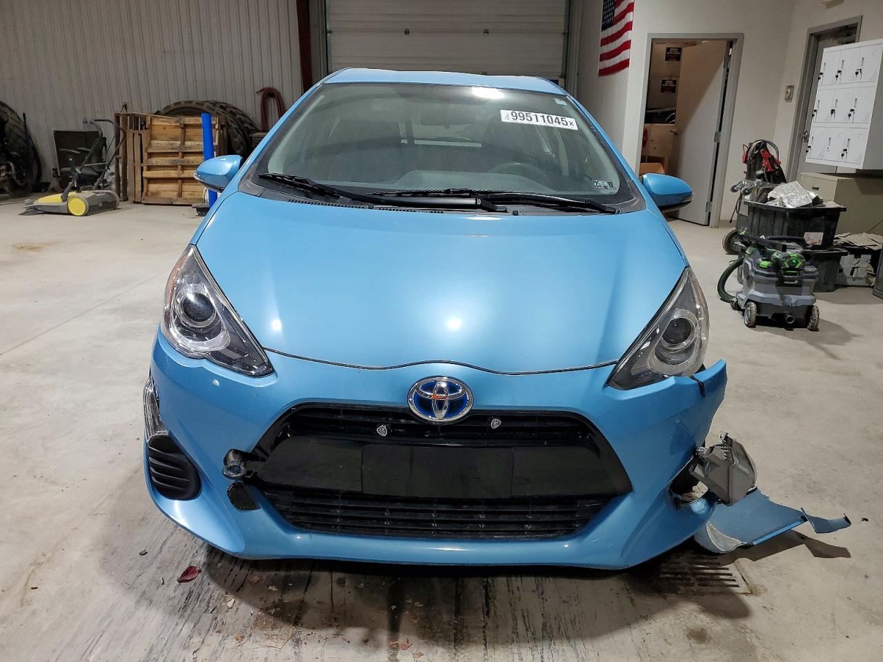 2016 TOYOTA PRIUS C photo 5