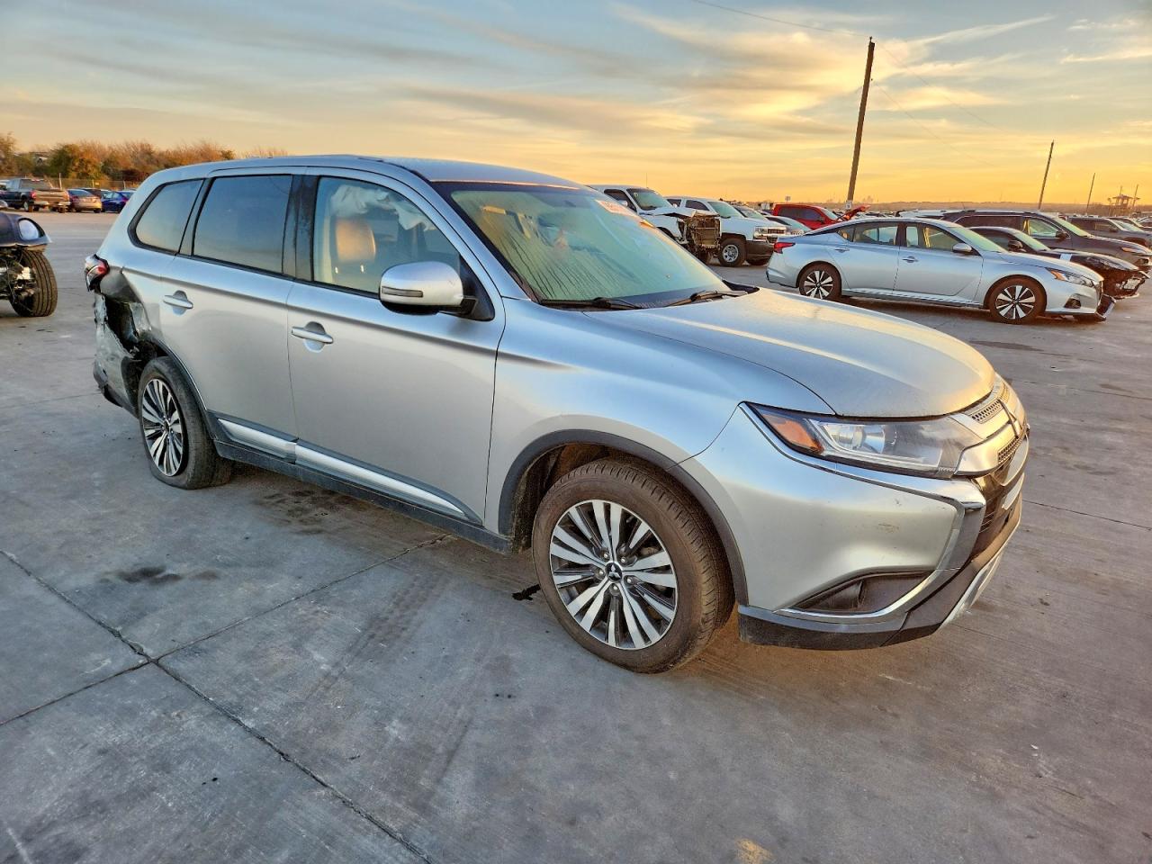 2019 MITSUBISHI OUTLANDER SE photo 4